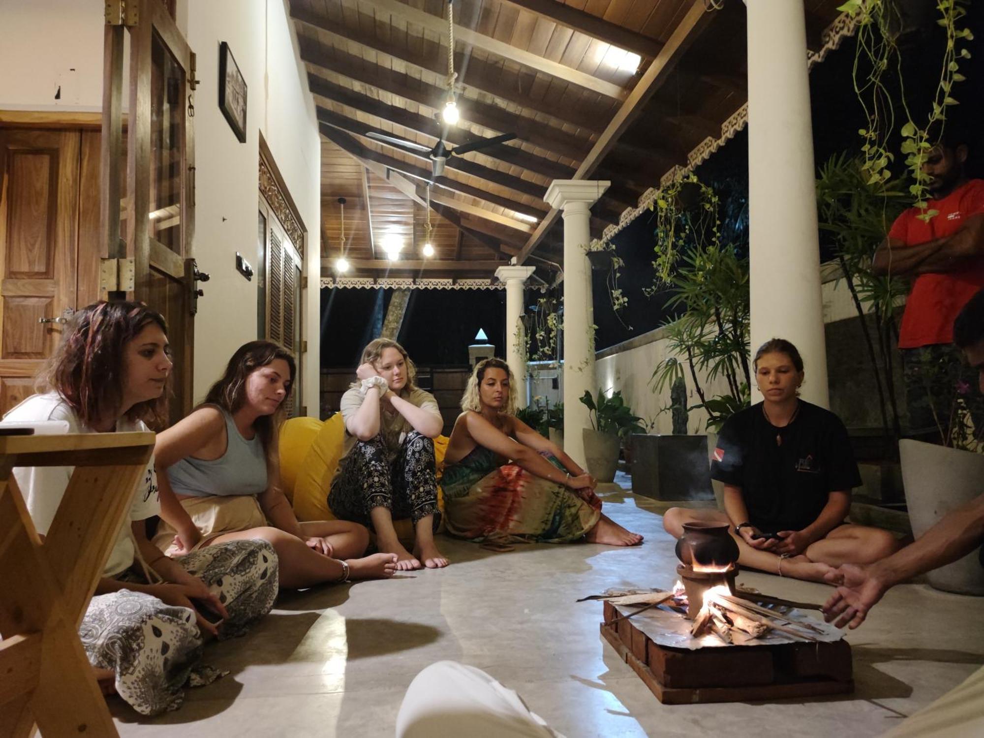 Sixth Sense Hostel ウナワトゥナ エクステリア 写真